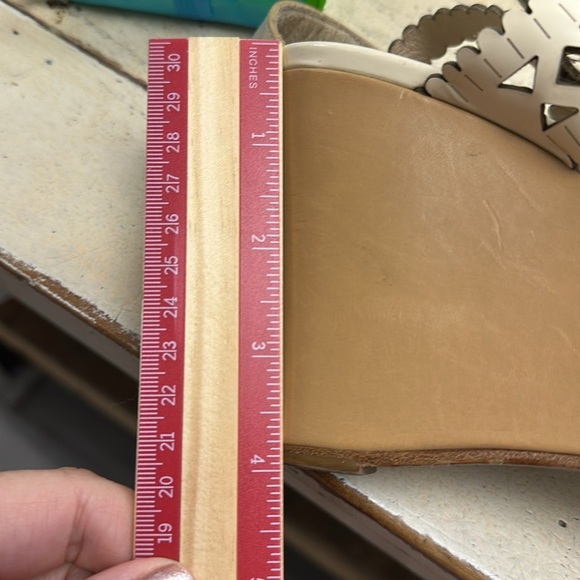 Chloé Leather Cutout Accent Wedge Sandals Size 37 (US 7) - Picture 10 of 11